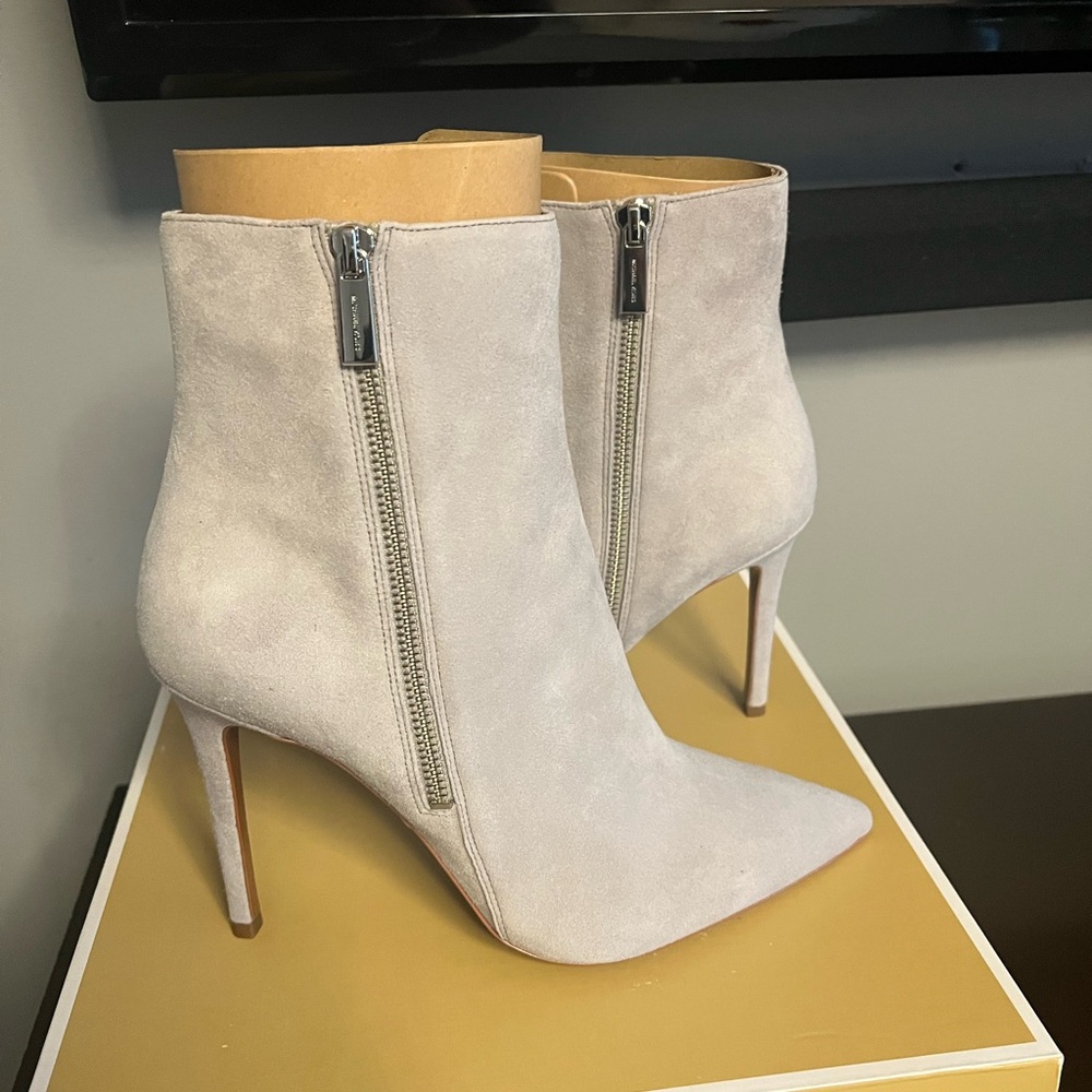 Michael Kors Keke Light Gray Suede Boots